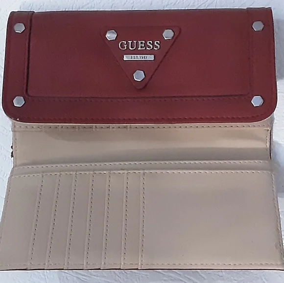 Guess Wallet - Picture 3 of 5